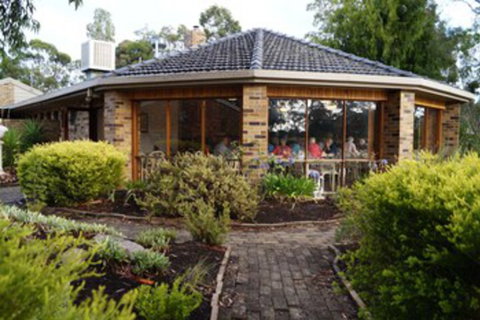Magdala Motor Lodge & Lakeside Restaurant - Sydneys Hotel 0