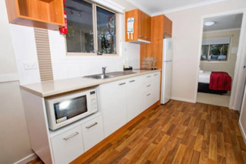 Reflections Holiday Parks North Haven - Sydneys Hotel 7