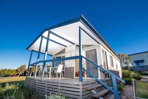 Reflections Holiday Parks Bonny Hills - Sydneys Hotel 1