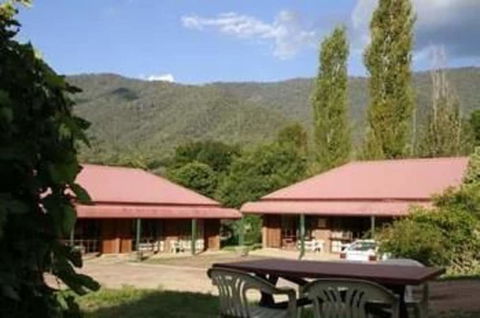 Harrietville Snowline Hotel - Sydneys Hotel 1