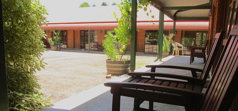 Harrietville Snowline Hotel - Sydneys Hotel 3