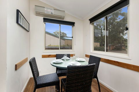 Armidale Tourist Park - Sydneys Hotel 7