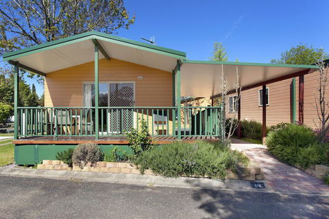 Armidale Tourist Park - Sydneys Hotel 3