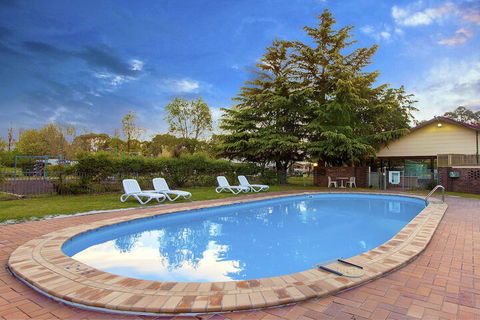 Armidale Tourist Park - Sydneys Hotel 2