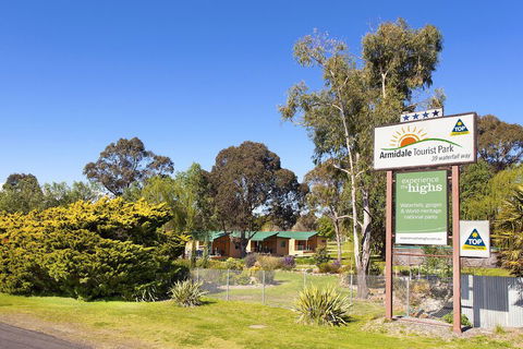 Armidale Tourist Park - Sydneys Hotel 1