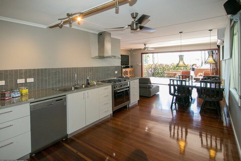The Beachside Cottages - Sydneys Hotel 7