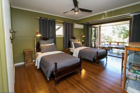 The Beachside Cottages - Sydneys Hotel 1