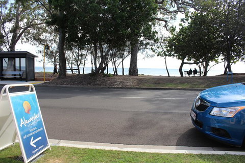 Alexander Beachfront Apartments - Sydneys Hotel 4