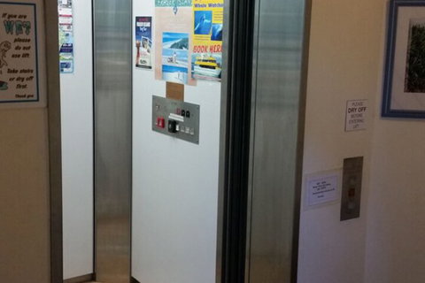Alexander Beachfront Apartments - Sydneys Hotel 7