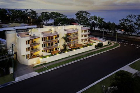 Alexander Beachfront Apartments - Sydneys Hotel 0