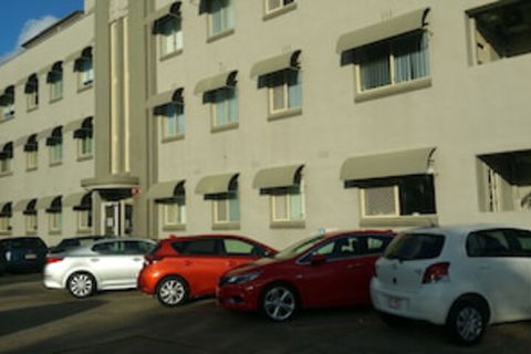 Hampton Court Apartments - Sydneys Hotel 0
