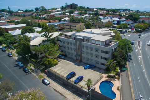 Hampton Court Apartments - Sydneys Hotel 2