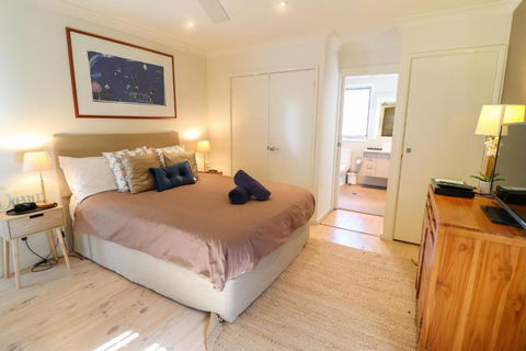 Surfside - Sydneys Hotel 4