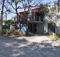 Chatby Lane Lorne - Sydneys Hotel
