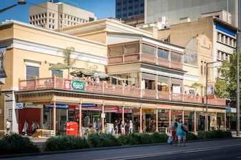 Adelaide SA Sydneys Hotel