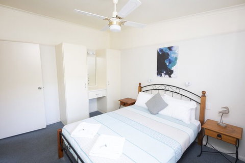 Colonial Village Resort - Sydneys Hotel 6