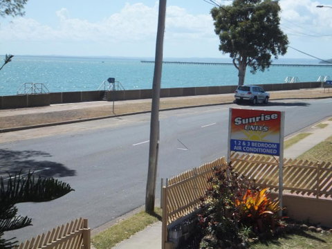 Sunrise Units - Sydneys Hotel 3
