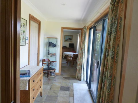 Protea Hill - Sydneys Hotel 3