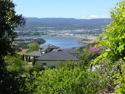 Protea Hill - Sydneys Hotel 2