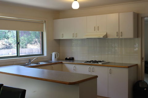 Australian Home Away Ringwood At Bardia - Sydneys Hotel 5