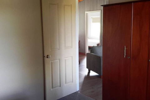 Neerim Country Cottages - Sydneys Hotel 7