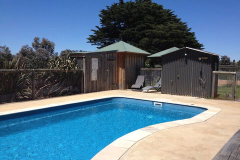 Neerim Country Cottages - Sydneys Hotel 4