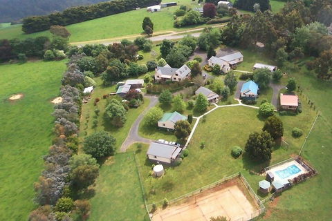 Neerim Country Cottages - Sydneys Hotel 1