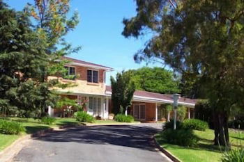 Poplars At Mittagong - Sydneys Hotel 0