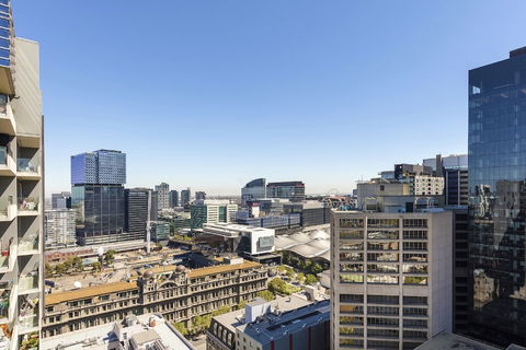 Aura On Flinders Serviced Apartments - Sydneys Hotel 3