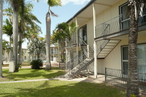 Ocean Breeze Units - Sydneys Hotel 0