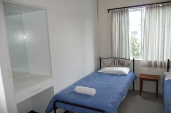 Ocean Breeze Units - Sydneys Hotel 4