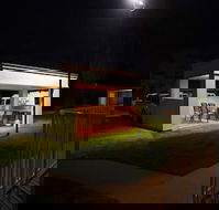 Jacaranda Motel  Holiday Units - Sydneys Hotel