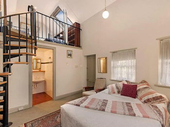 Victoria House - Sydneys Hotel 1