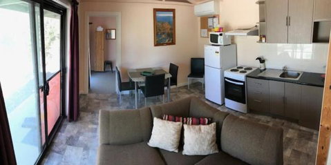 Stawell Holiday Cottages - Sydneys Hotel 2