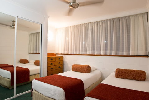 Cedar Lake Country Resort - Sydneys Hotel 0