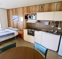 Sea Vu Caravan Park - Sydneys Hotel