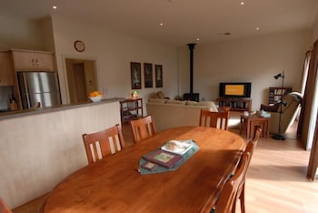 Barossa Bluestone B&B - Sydneys Hotel 0