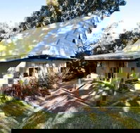 Riverway Chalets - Sydneys Hotel