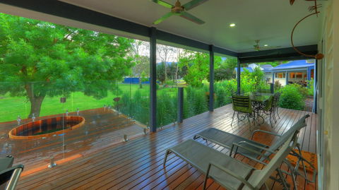 G.g's By The River - Sydneys Hotel 4
