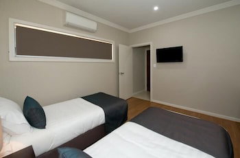 Renmark Holiday Apartments - Sydneys Hotel 6