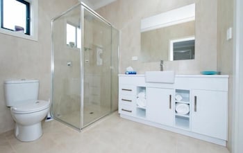 Renmark Holiday Apartments - Sydneys Hotel 5