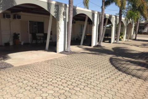 Ayr Max Motel - Sydneys Hotel 2