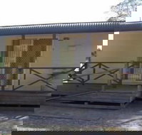 Canton Beach Holiday Park - Sydneys Hotel