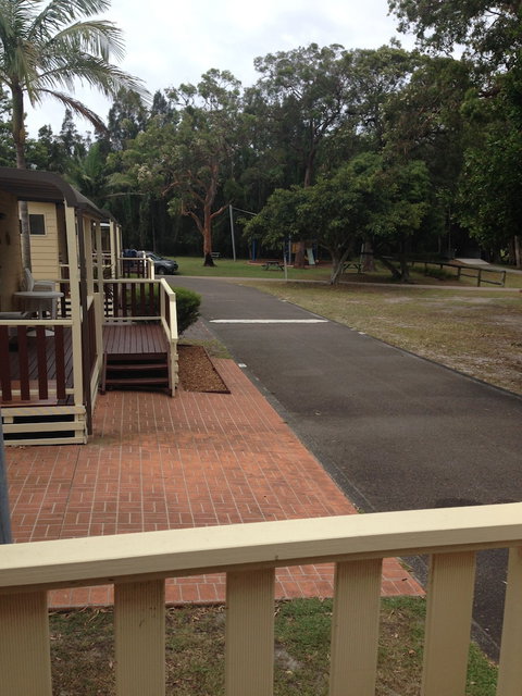 Canton Beach Holiday Park - Sydneys Hotel 6