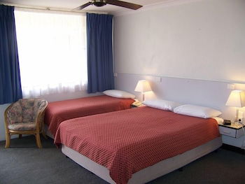 Beach Motel Woolgoolga - Sydneys Hotel 1