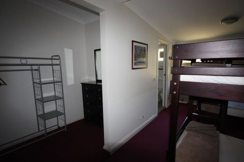 The Lions Lair - Sydneys Hotel 4
