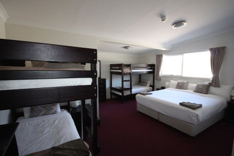 The Lions Lair - Sydneys Hotel 2