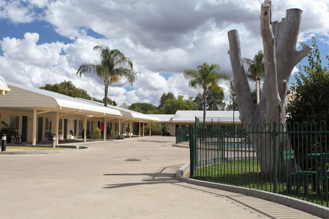 The Jolly Swagman Motor Inn - Sydneys Hotel 1