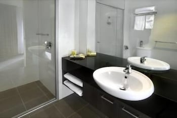 May Park Executive Apartments - Sydneys Hotel 3