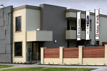 May Park Executive Apartments - Sydneys Hotel 1